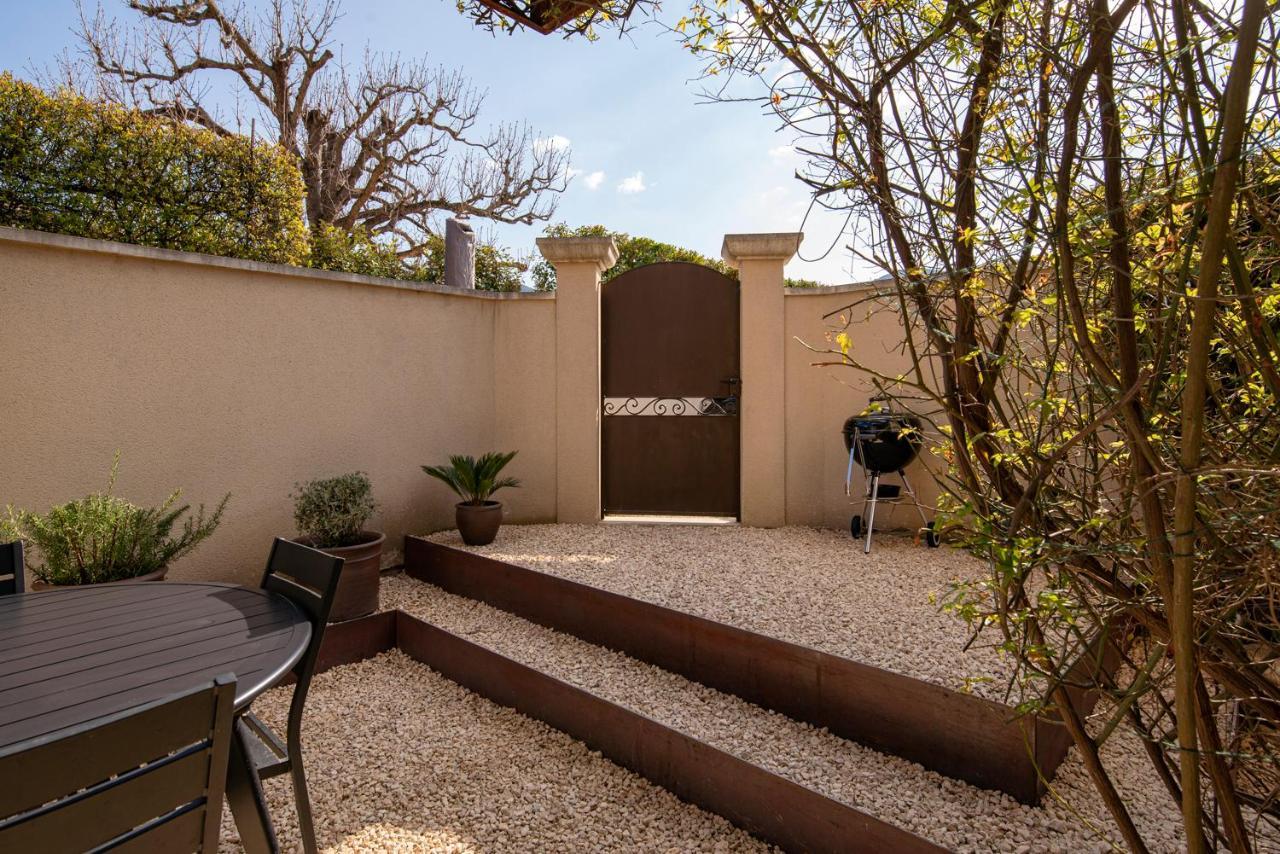 Le Mas Des Sablieres Oppède Exterior foto